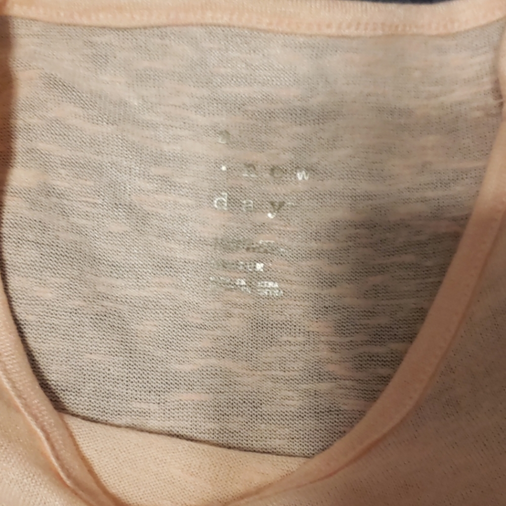 Pink /Peachy Color - Picture 2 of 2